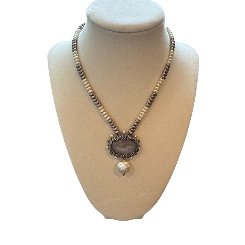 Artisan Agate‎ Pendant Beaded Necklace Taupe Cream Pearl Accent Toggle Clasp
